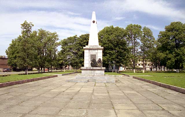 Мемориальный комплекс братских могил 658 воинов 25 армии 1-го Дальневосточного фронта погибших с 9.08 по 3.09 1945 г. 